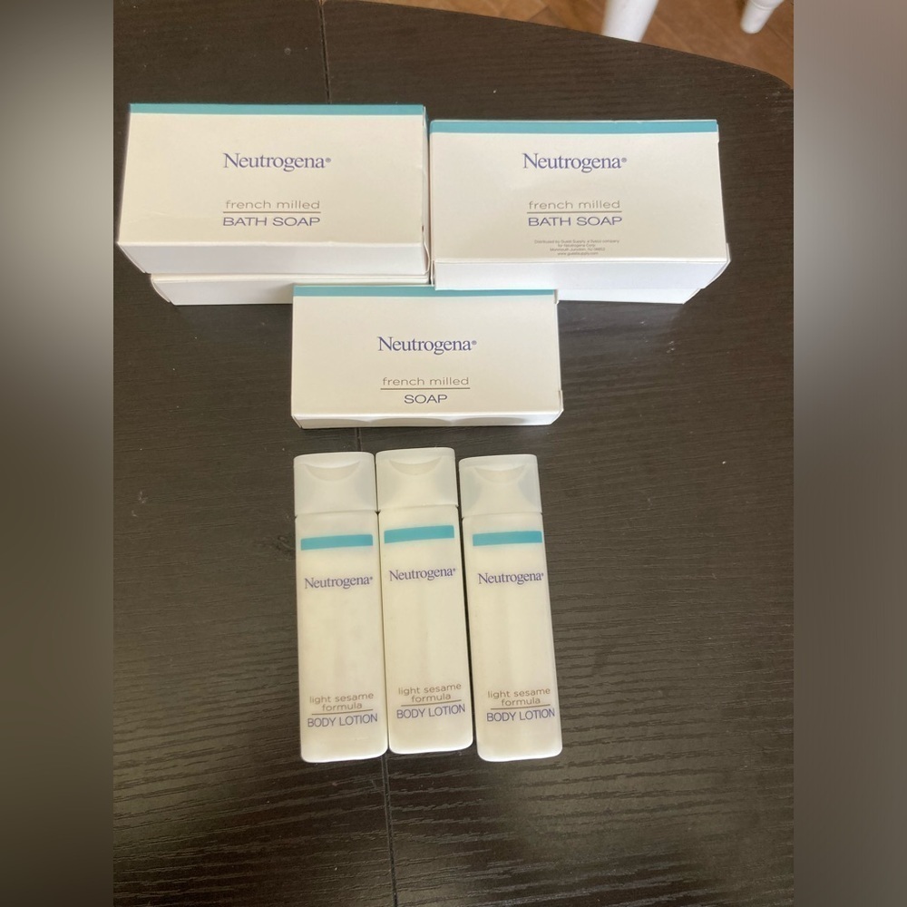4/$25 Neutrogena Soap and Body Lotion travel Set. 8 piece set. 2 sets available